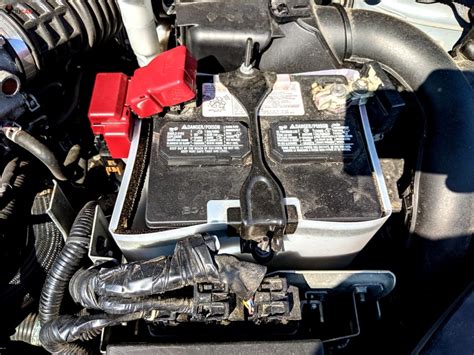 2014 nissan sentra battery junction box failure|Nissan Sentra battery problems.